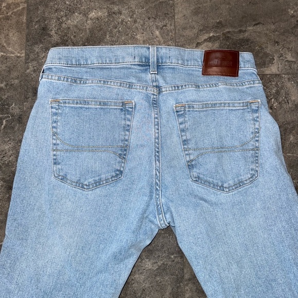 Hollister Slim Straight Jeans Distressed Light Wash Denim Size 32 - Picture 6 of 7